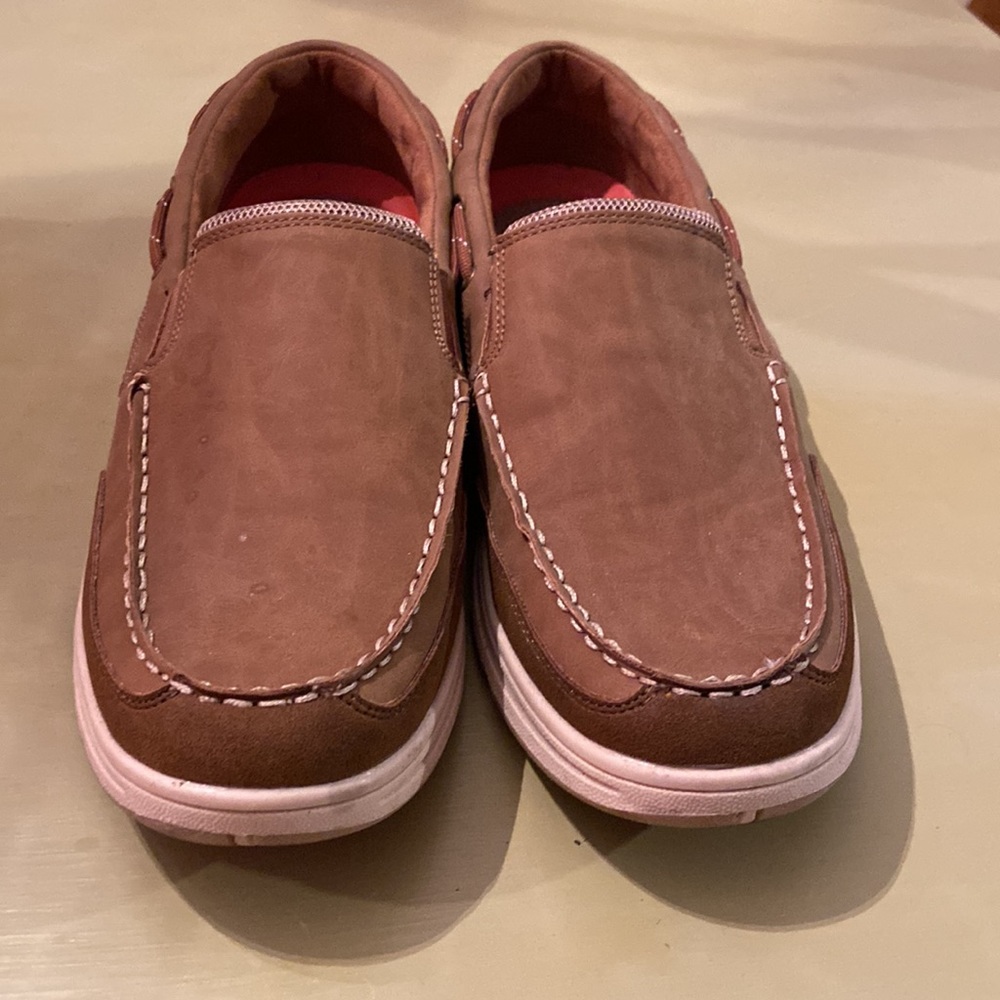 Magellan Mens casual shoe size 9